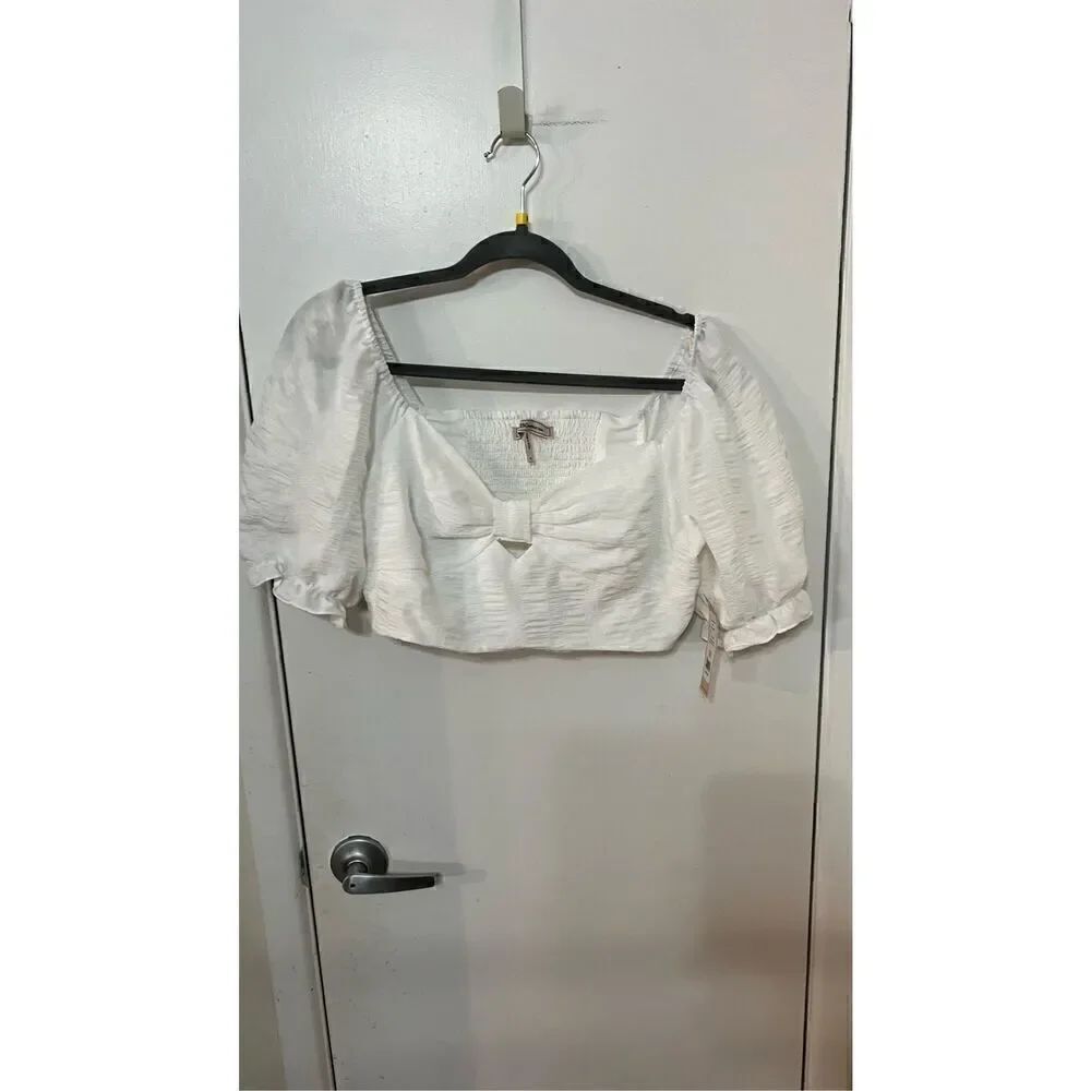 BCBGeneration White Puff Sleeve Crop Top Womens SZ M New with tags